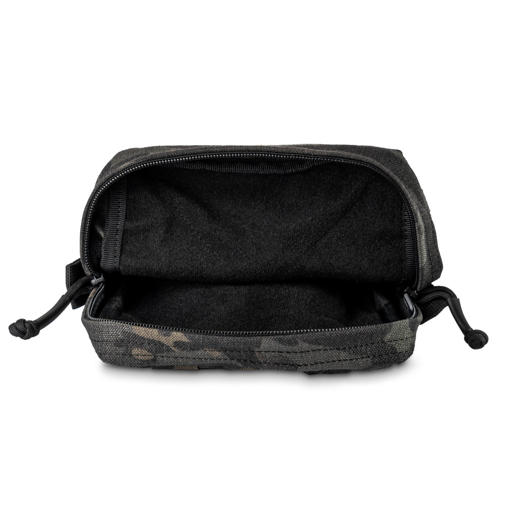 Powiększona kieszeń organizacyjna Elite z 2 komorami. Kolor Multicam Black USA