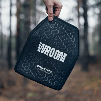 Комплект: анатомічних поліетиленових плит 3-го класу по ДСТУ від WROOM. Вага бронеплити 1.77 кг. Розмір XL