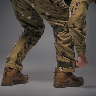 Бойові штани WroomхCombator GEN III під тактичні наколіники. Колір AOR Digital USA