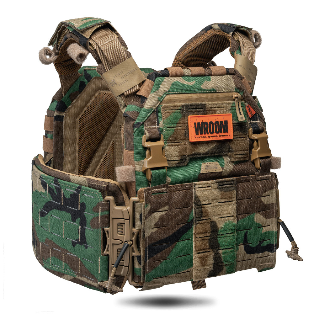 Improved Plate Carrier GHOST GEN5. Color Multicam Woodland